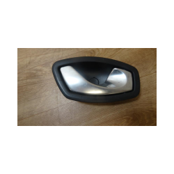 Poignee interieur arriere droit RENAULT CLIO IV d’occasion