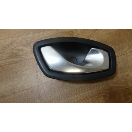 Poignee interieur arriere droit RENAULT CLIO IV d’occasion