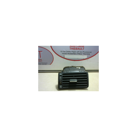 Aerateur tableau de bord avant gauche TOYOTA COROLLA VERSO II PHASE 1 d’occasion
