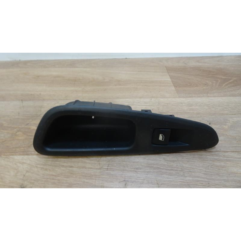 Interrupteur de leve vitre arriere droit PEUGEOT 308 PHASE 1 d’occasion
