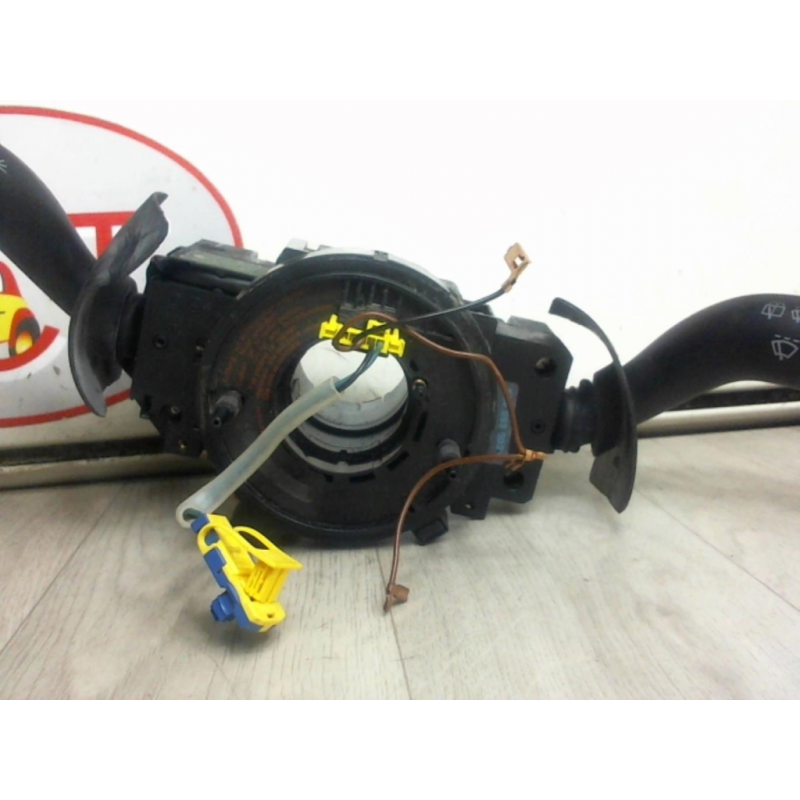 Com (Bloc Contacteur Tournant+Commodo Essuie Glace+Commodo Phare) VOLKSWAGEN FOX d’occasion