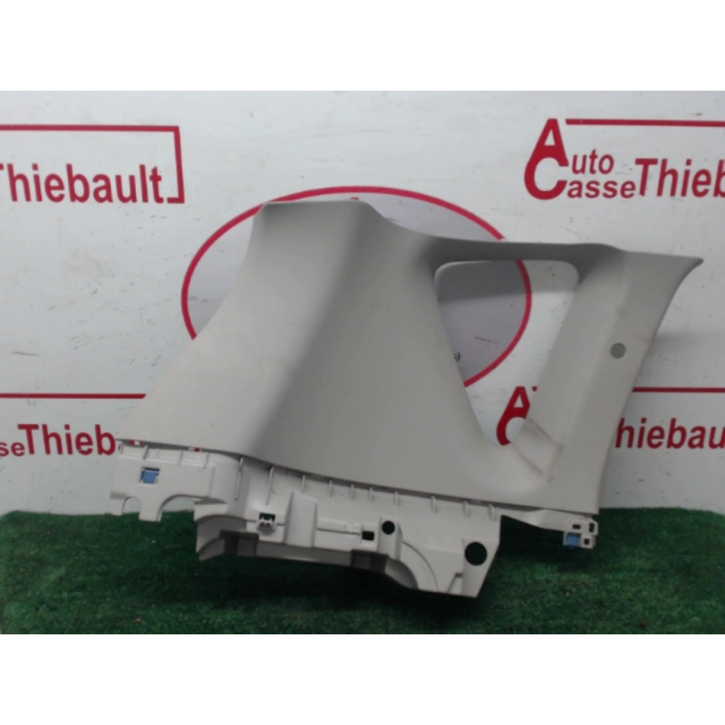 Garniture laterale arriere gauche RENAULT  d’occasion