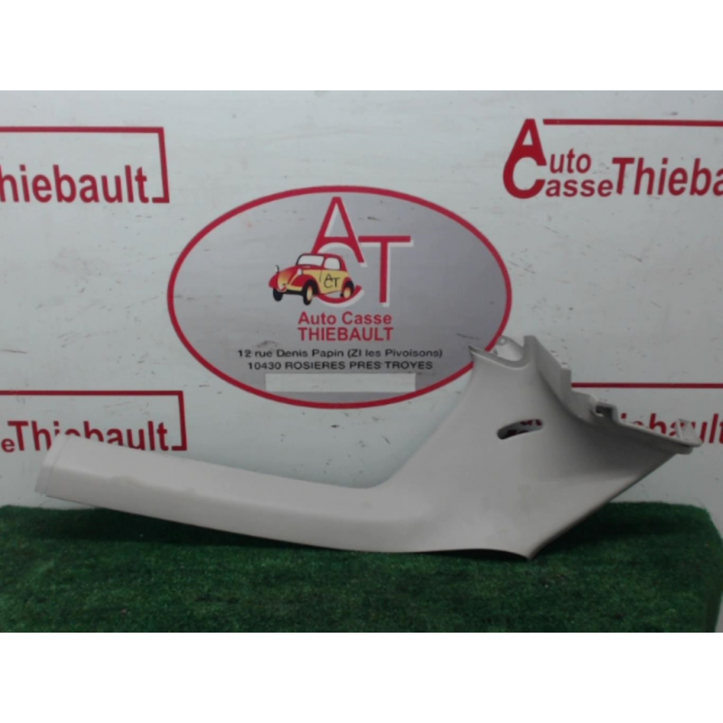 Garniture laterale arriere gauche VOLKSWAGEN FOX d’occasion