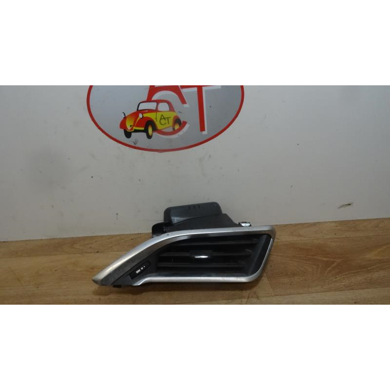 Aerateur tableau de bord avant droit PEUGEOT 2008 d’occasion