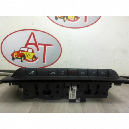 Bouton de warning DACIA DUSTER PHASE 2 d’occasion