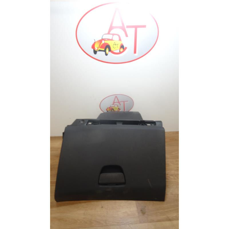 Boite a gants TOYOTA COROLLA VERSO II PHASE 1 d’occasion