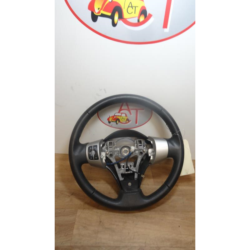 Volant TOYOTA YARIS II PHASE 1 d’occasion