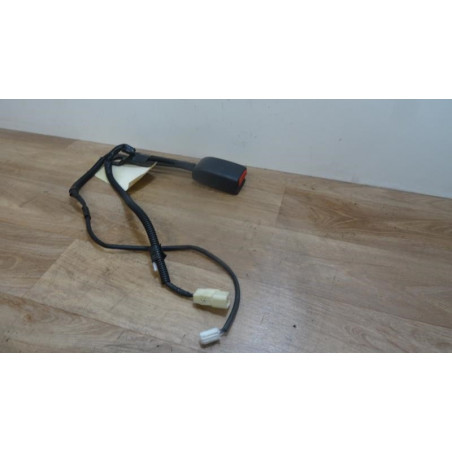 Attache ceinture avant droit TOYOTA  d’occasion