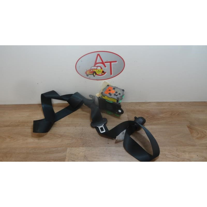 Ceinture avant gauche TOYOTA YARIS II PHASE 1 d’occasion
