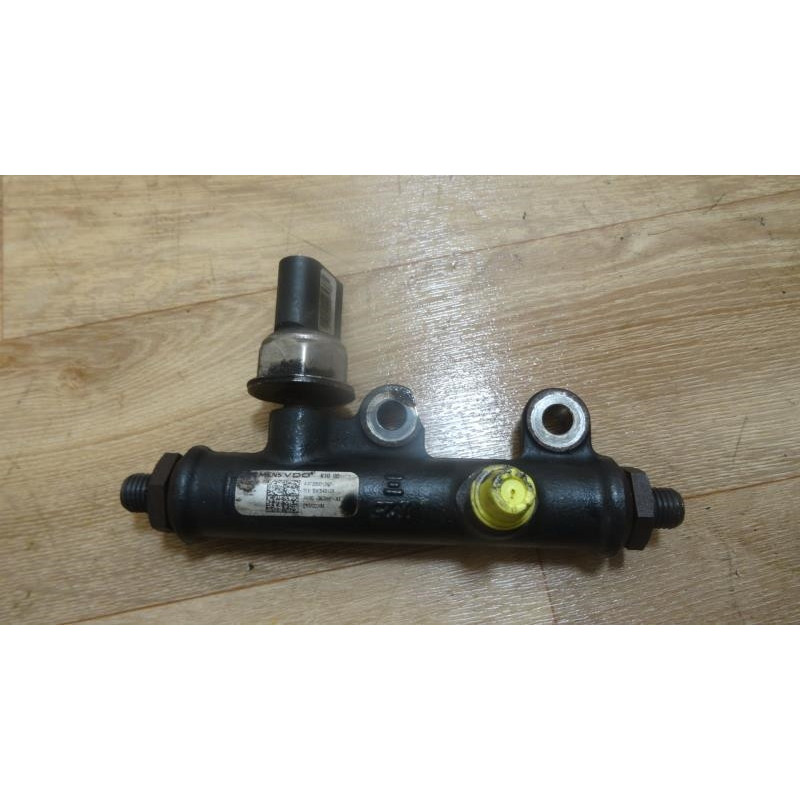 Rampe injection PEUGEOT 407 PHASE 2 d’occasion