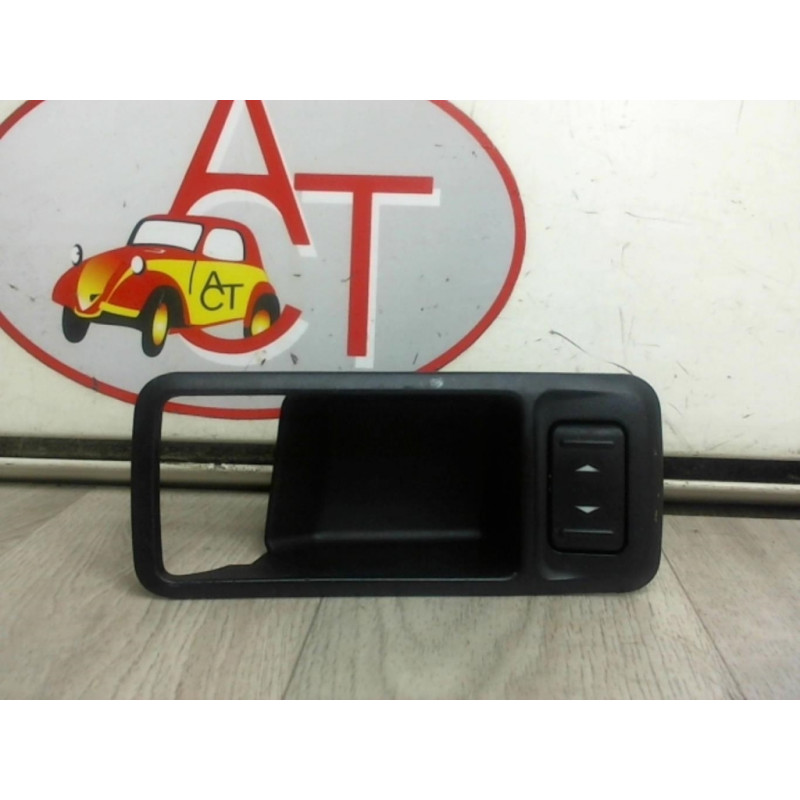 Interrupteur de leve vitre avant gauche FORD C-MAX d’occasion