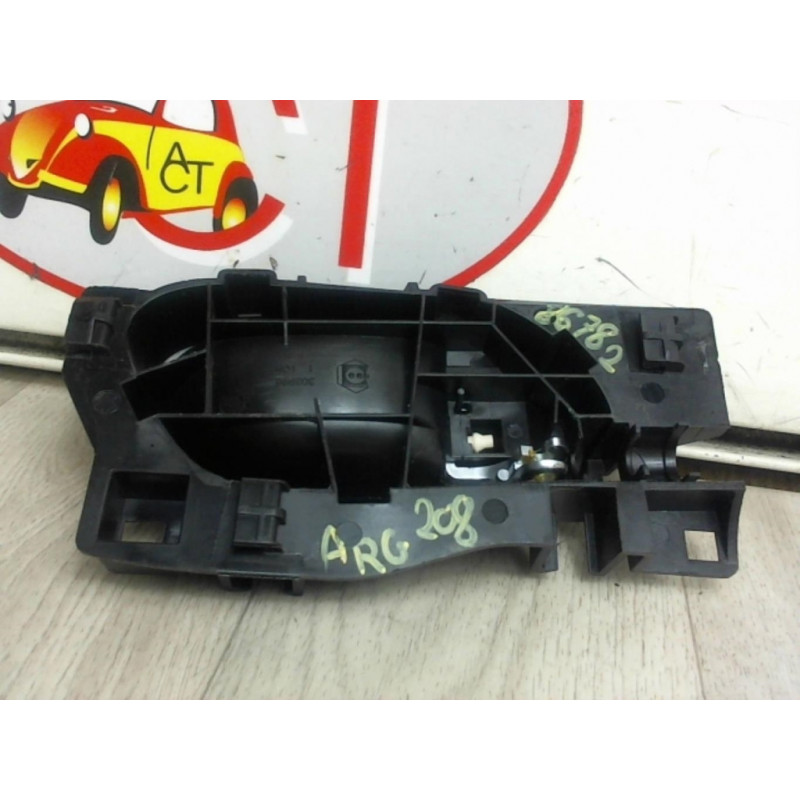 Poignee interieur arriere gauche PEUGEOT 208 1.6 HDI d’occasion