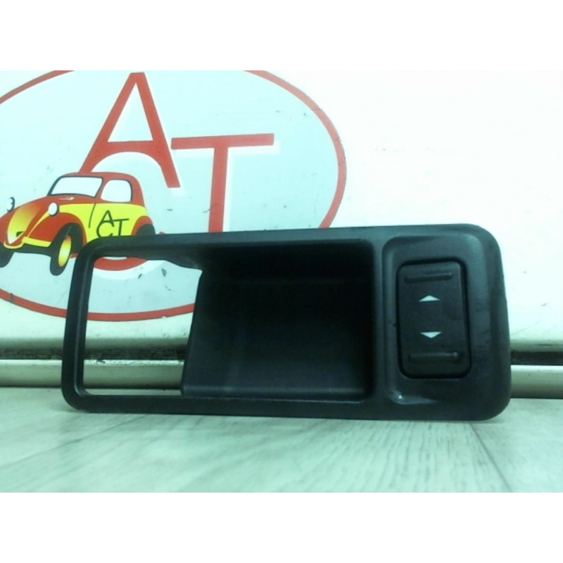 Interrupteur de leve vitre arriere droit FORD C-MAX d’occasion
