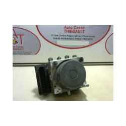 Bloc ABS (freins anti-blocage) RENAULT CLIO III PHASE 1 d’occasion