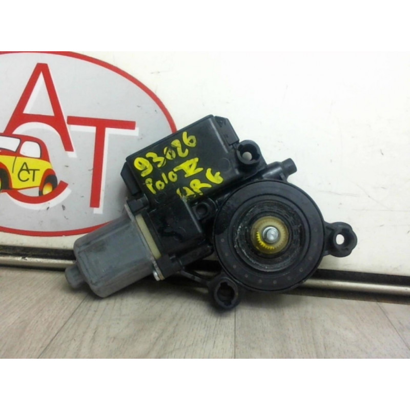 Mot. leve vitre arriere gauche VOLKSWAGEN POLO V (6R/6C) PHASE 1 d’occasion