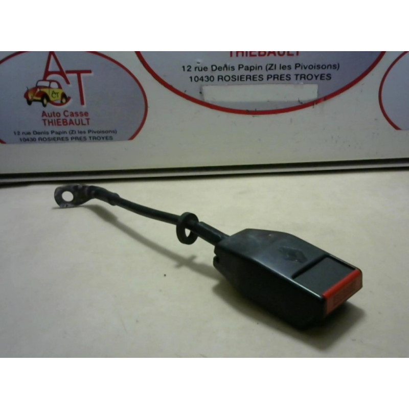 Attache ceinture avant droit RENAULT R11 d’occasion