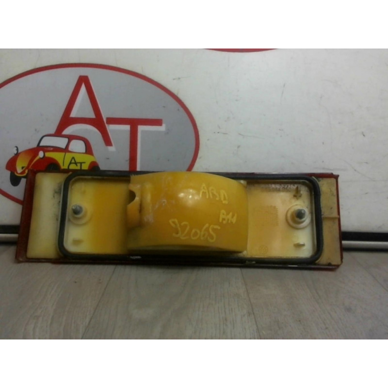 Anti brouillard arriere droit RENAULT R11 d’occasion