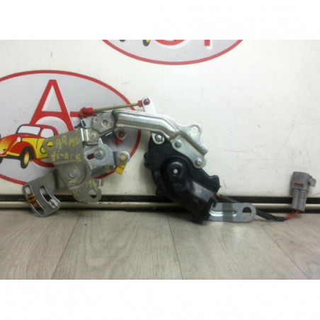 Serrure de porte laterale droite TOYOTA  d’occasion