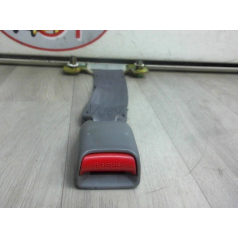 Attache ceinture arriere gauche MAZDA  d’occasion