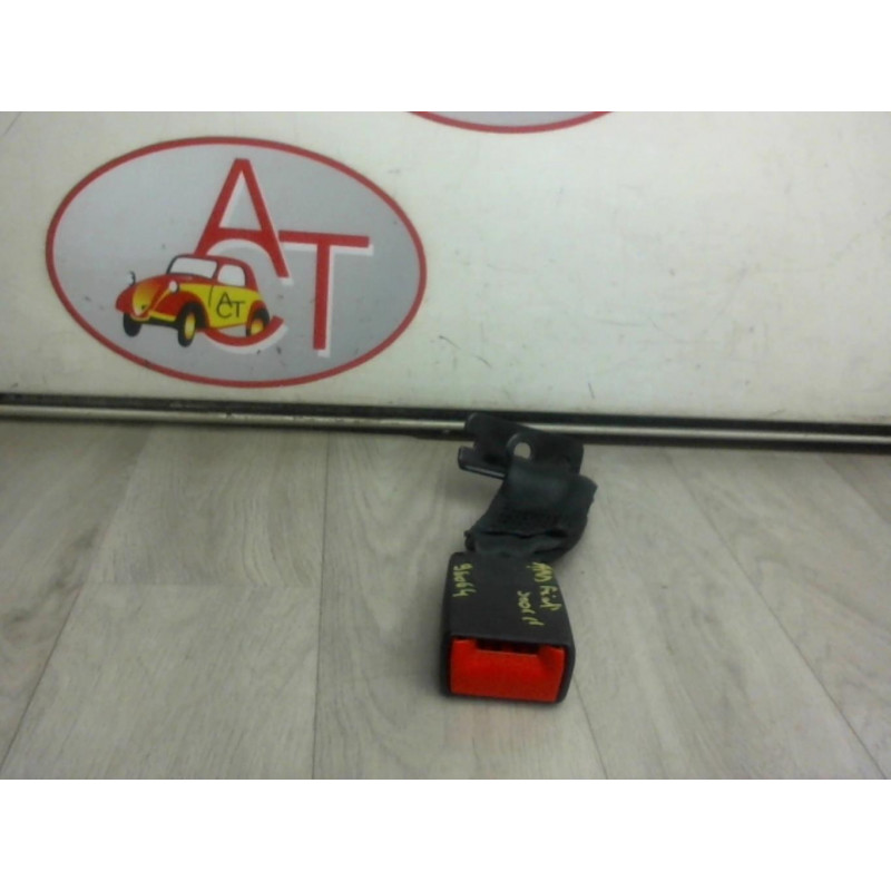 Attache ceinture arriere droit FIAT 500 III d’occasion