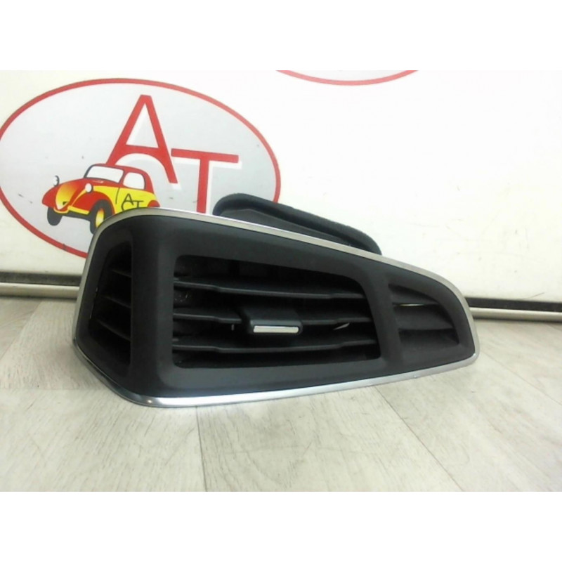 Aerateur tableau de bord avant droit FORD FOCUS III d’occasion