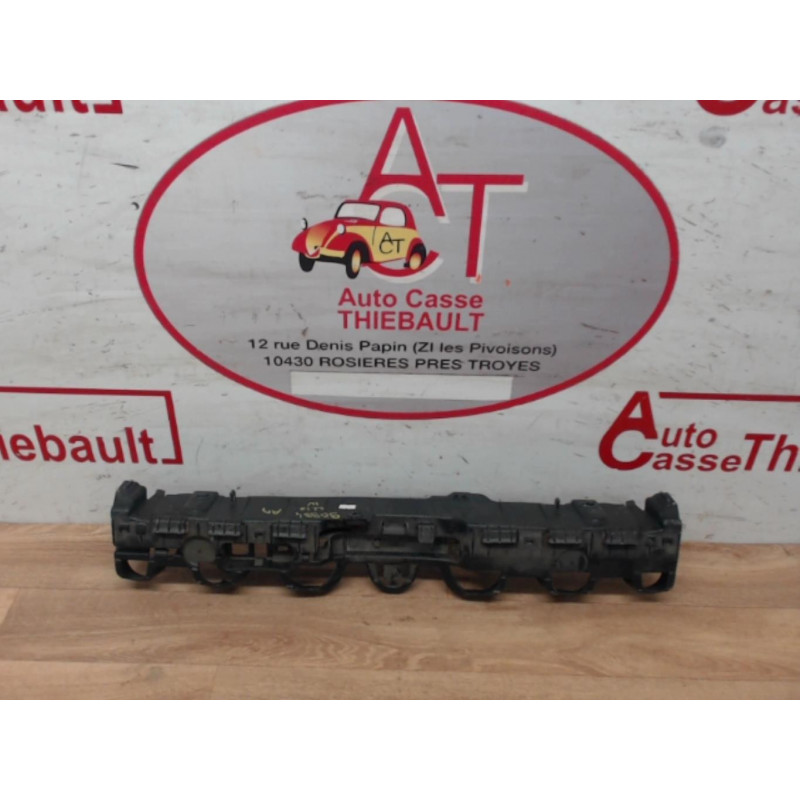 Support de pare chocs arriere RENAULT  d’occasion
