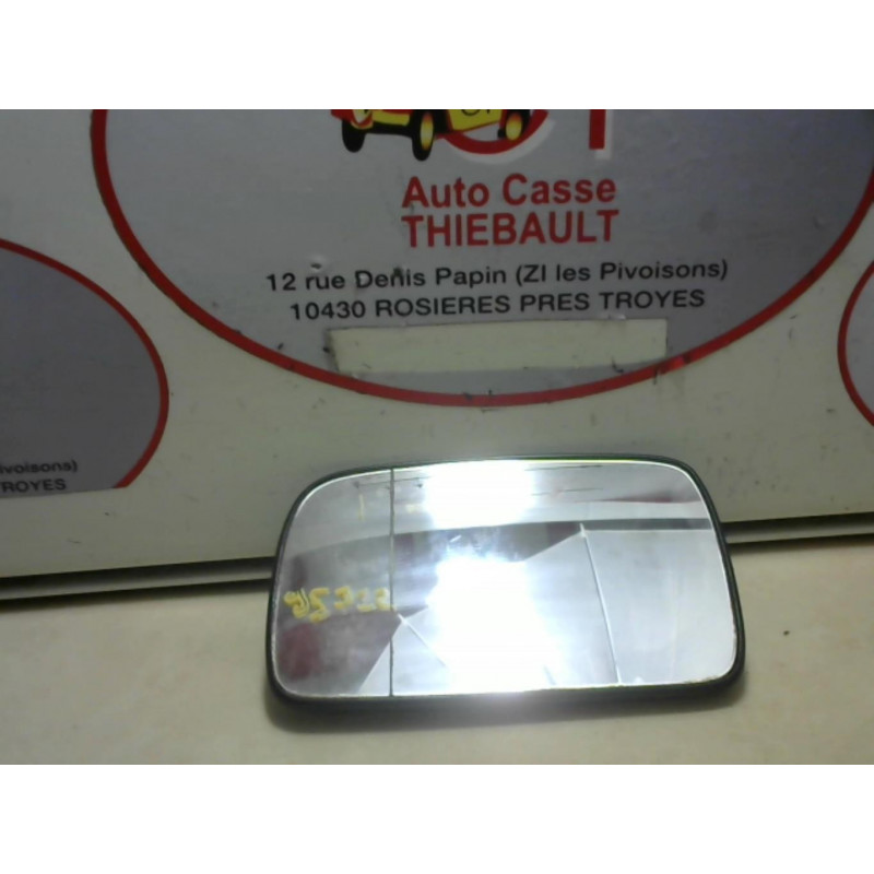 Glace retroviseur gauche VOLKSWAGEN POLO III (6N1) d’occasion