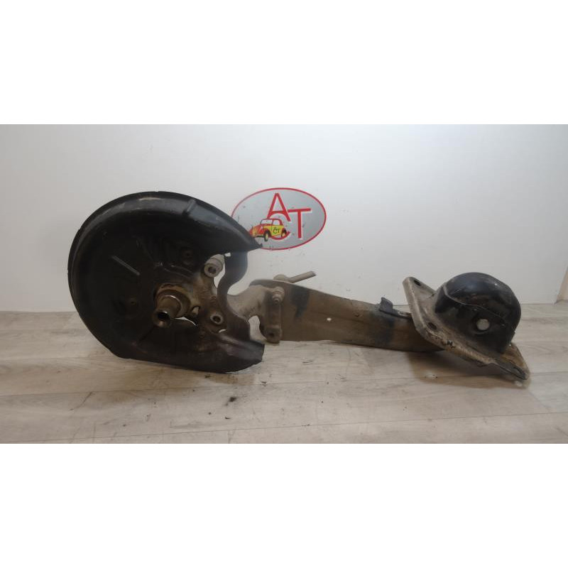 Fusee arriere droit VOLKSWAGEN GOLF V d’occasion