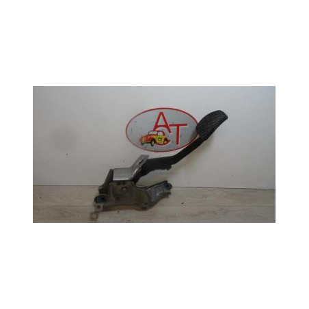 Pedalier d'embrayage NISSAN MICRA IV PHASE 1 d’occasion