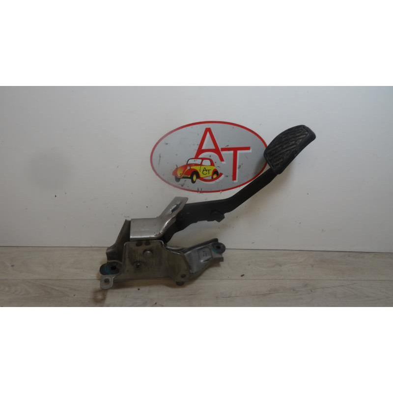Pedalier d'embrayage NISSAN MICRA IV PHASE 1 d’occasion