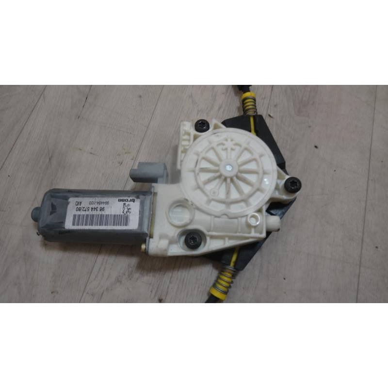 Leve vitre electrique avant droit PEUGEOT 307 d’occasion