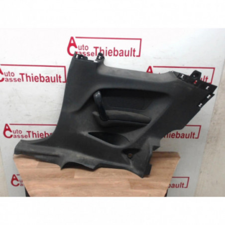 Garniture laterale arriere droite PEUGEOT 208 1.4 HDI d’occasion