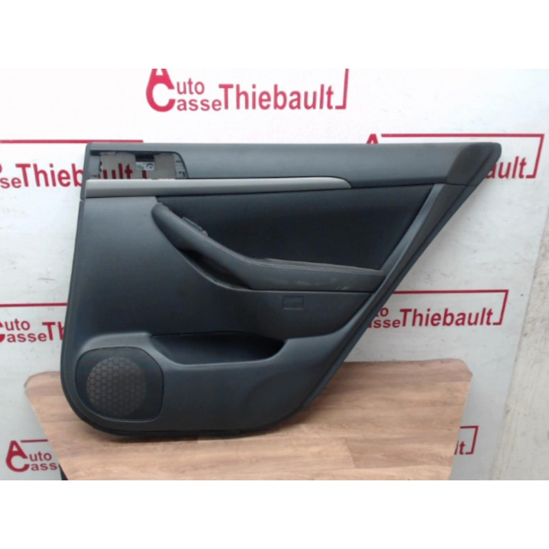 Panneau de porte arriere droit TOYOTA AVENSIS II d’occasion