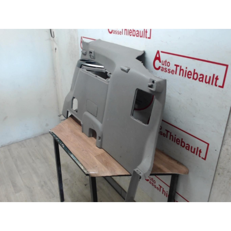 Garniture laterale arriere droite MITSUBISHI GRANDIS d’occasion