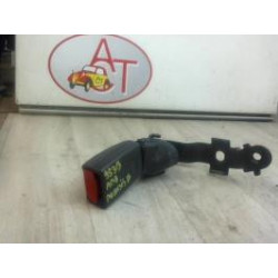 Attache ceinture arriere droit TOYOTA AVENSIS II d’occasion