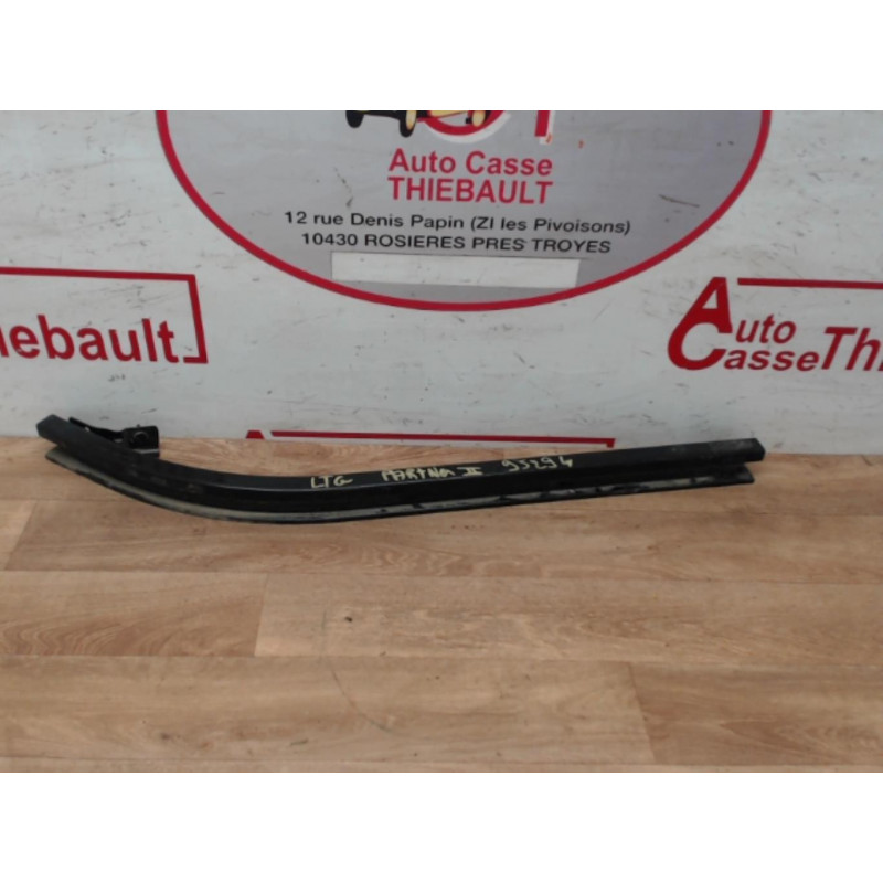 Rail de porte coulissante PEUGEOT  d’occasion