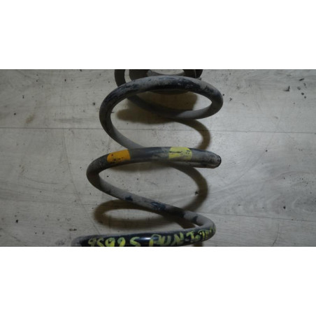 Ressort de suspension arriere gauche FIAT PUNTO III GRANDE PUNTO d’occasion