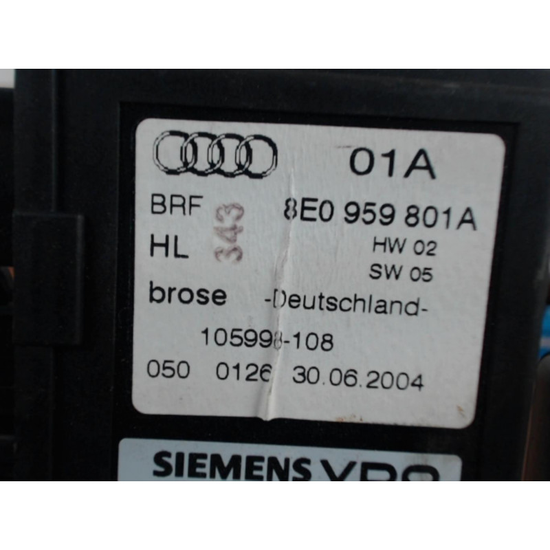Mot. essuie glace arrière gauche AUDI A4 (B7) d’occasion