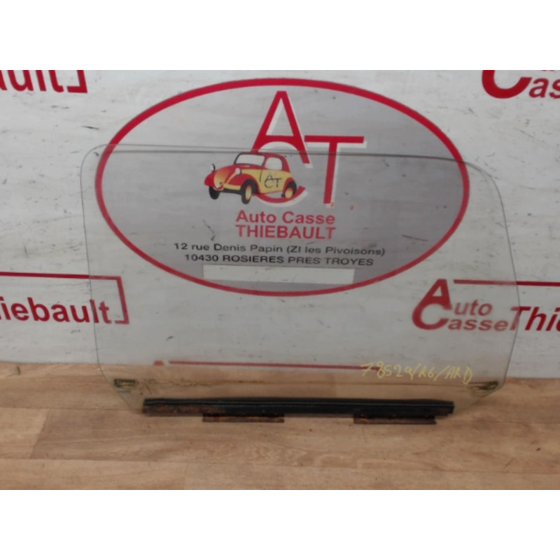Vitre arriere droit RENAULT R6 d’occasion
