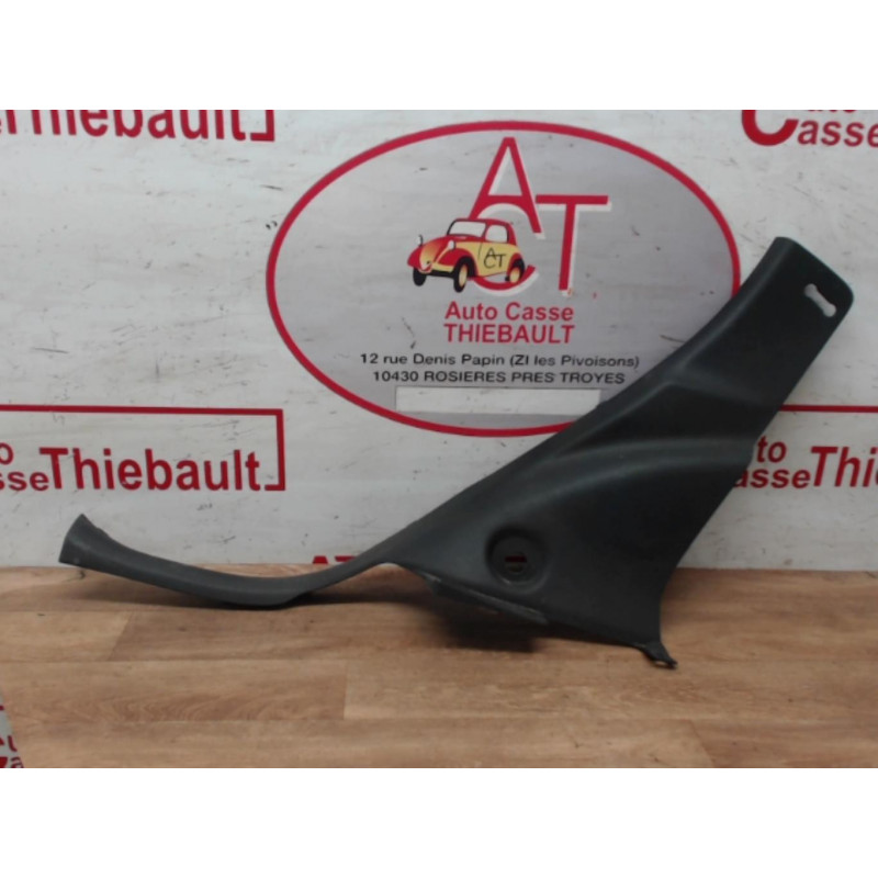 Garniture laterale arriere droite PEUGEOT 108 d’occasion