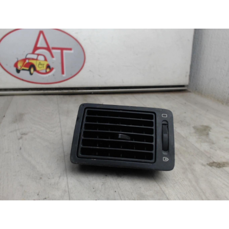 Aerateur tableau de bord avant gauche PEUGEOT EXPERT PHASE 1 COMBI d’occasion