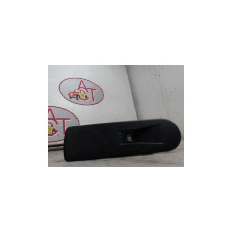 Interrupteur de leve vitre avant droit RENAULT CLIO IV d’occasion