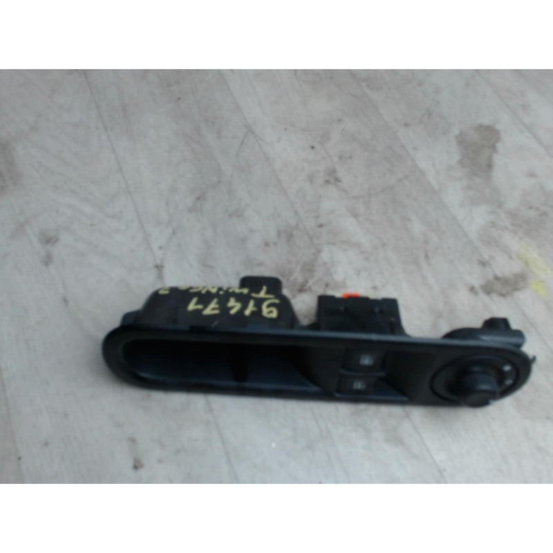 Interrupteur de leve vitre (Bloc complet) RENAULT TWINGO III d’occasion