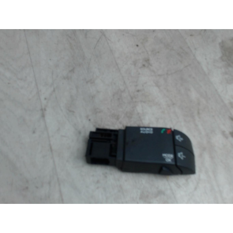 Commande autoradio RENAULT CLIO IV d’occasion