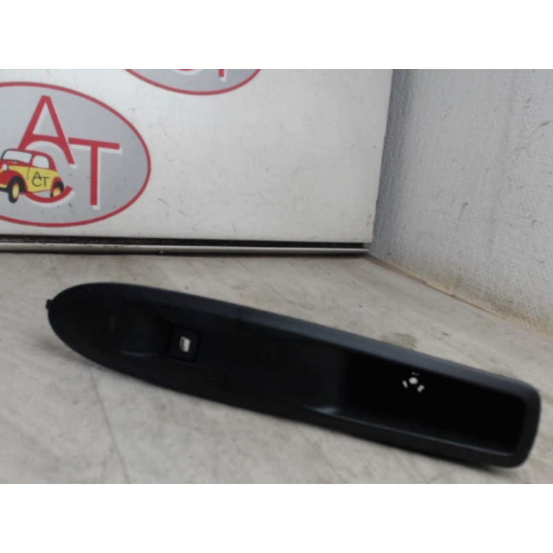 Interrupteur de leve vitre avant droit CITROEN C4 II d’occasion