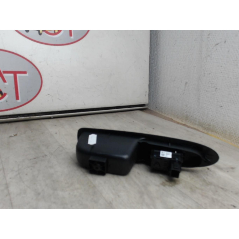 Interrupteur de leve vitre arriere droit CITROEN C4 II d’occasion