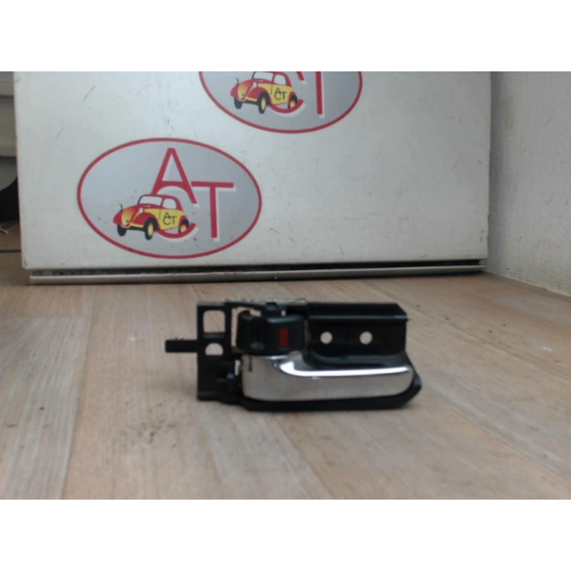 Poignee interieur arriere gauche TOYOTA COROLLA VERSO II PHASE 1 d’occasion