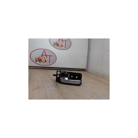 Poignee interieur avant gauche TOYOTA COROLLA VERSO II PHASE 1 d’occasion