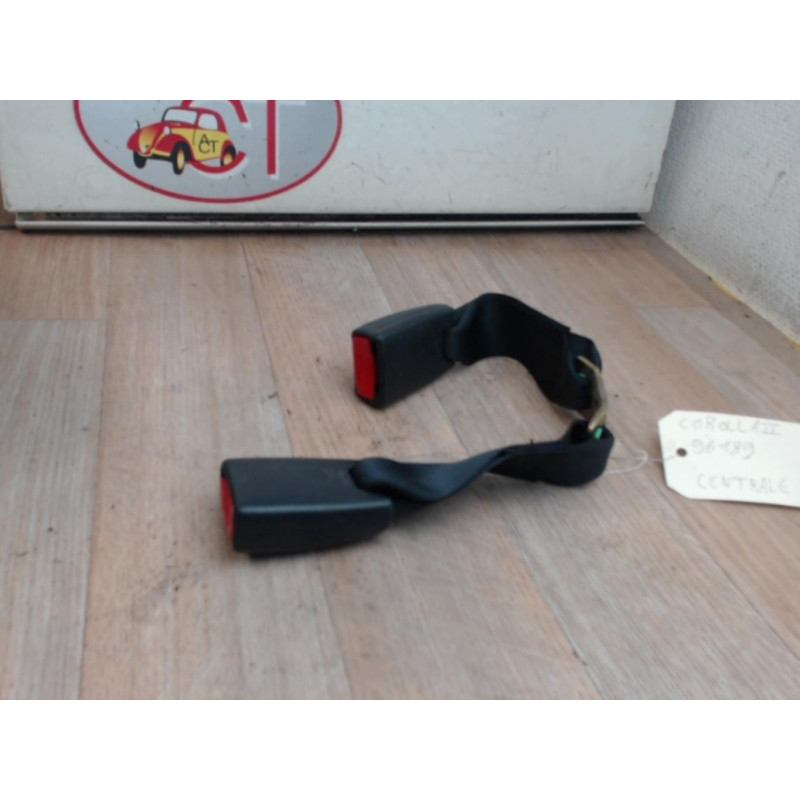 Attache ceinture arriere centrale TOYOTA COROLLA VERSO II PHASE 1 d’occasion