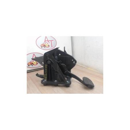 Pedalier de frein RENAULT  d’occasion